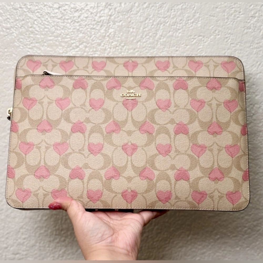 NWT Coach Outlet Laptop Sleeve In Signature Canvas With Heart Print CP374